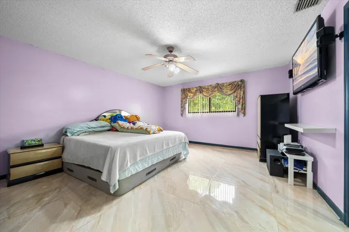 24-2340 Fairmont Ave, Miramar-44