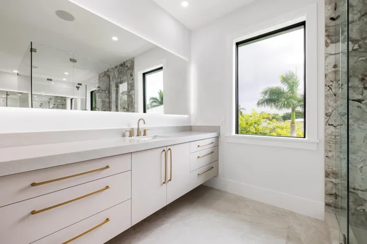 GUEST SUITE BATH