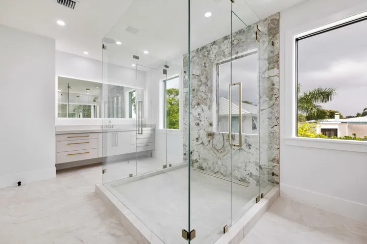 GUEST SUITE BATH