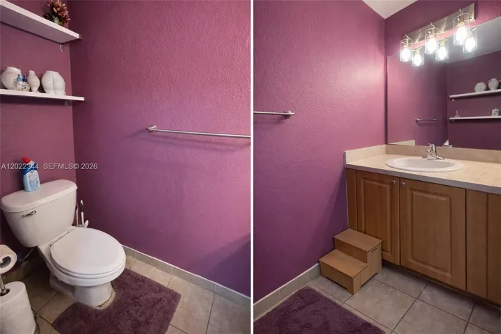 Boynton-Beach-Townhome-half-Bathroom.jpg