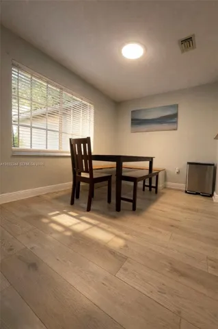 Boynton-Beach-Townhome-Dining-Room.jpg