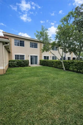 Boynton-Beach-Townhome-Semi-Private-Backyard.jpg