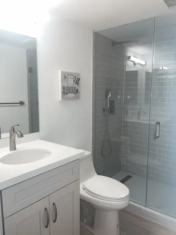 5993 Guest Bath 1