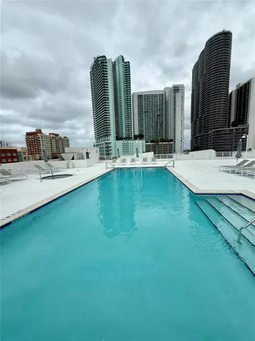 Photo 32