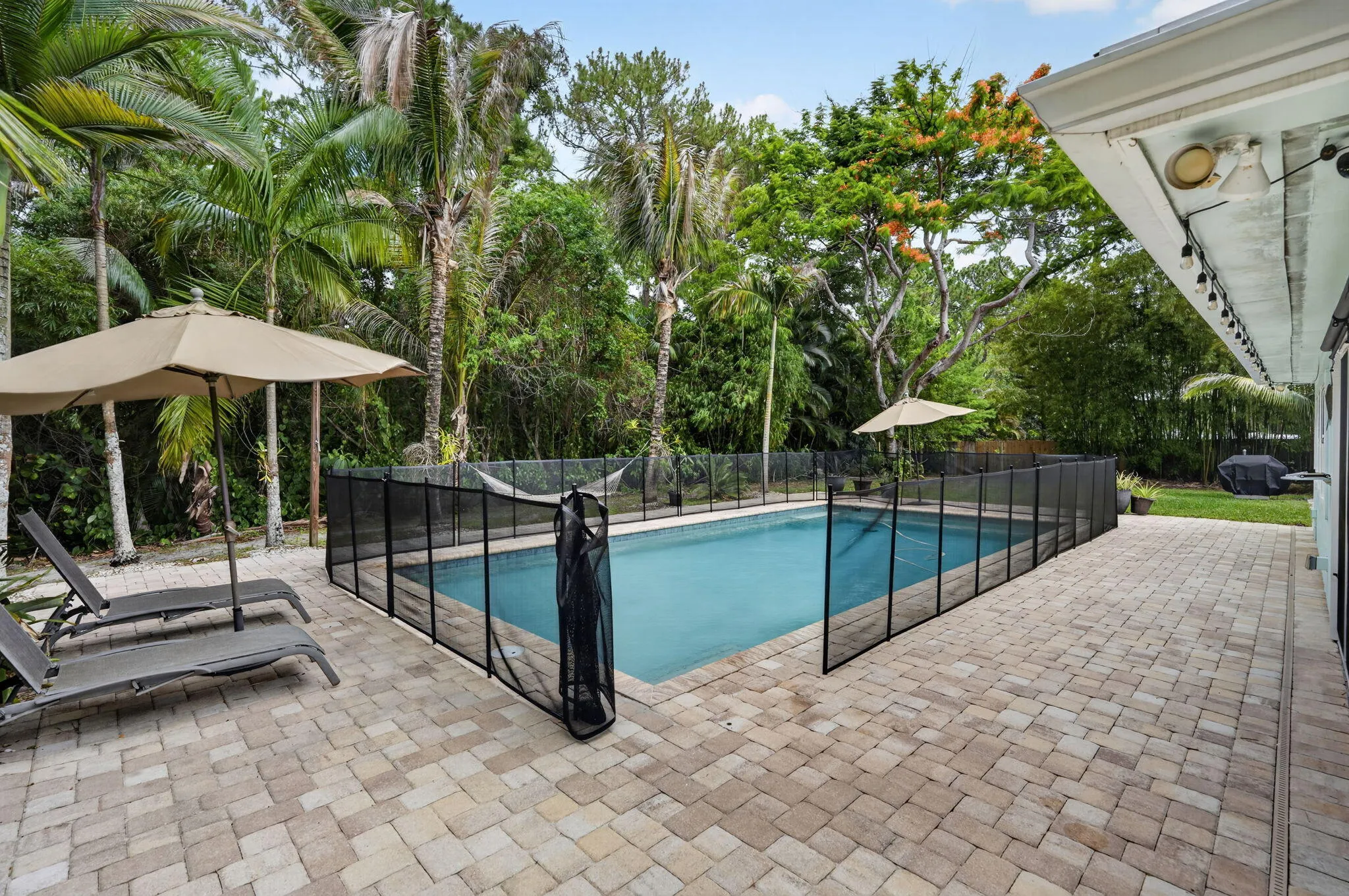 Pool with child safety gate