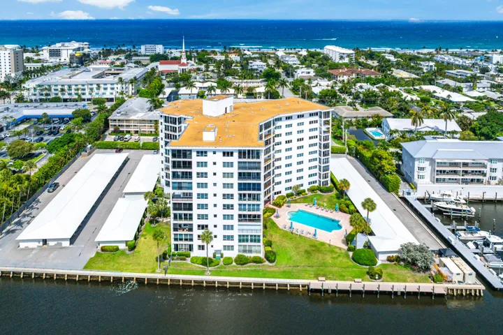 Bar Harbour is in a prime location, one block to Atlantic Avenue and two blocks to the ocean.
Public (Primary)