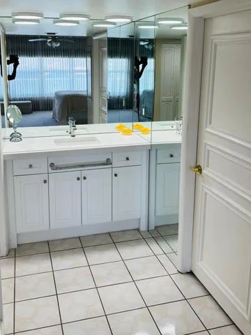 En-suite bathroom