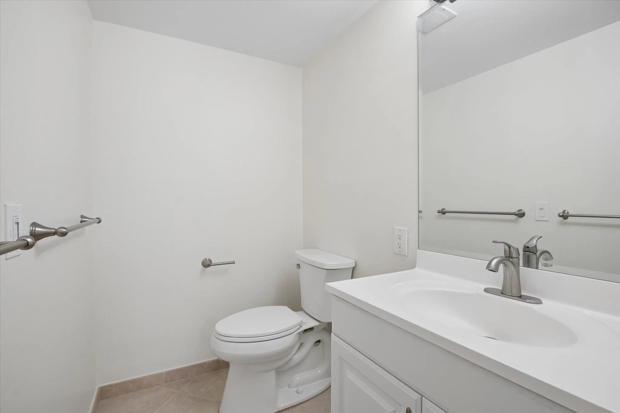 Half bath off the den