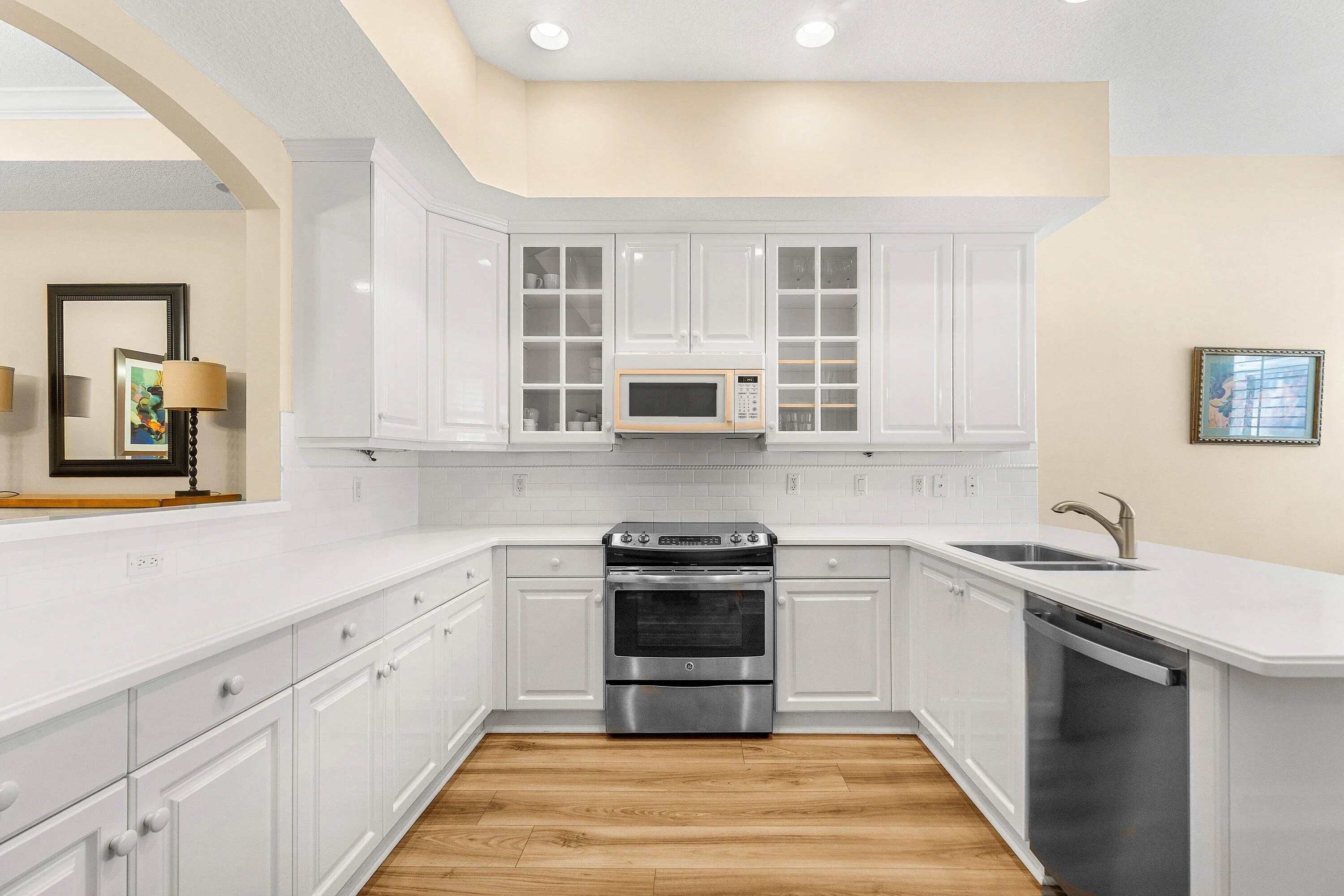Eat-in Kitchen