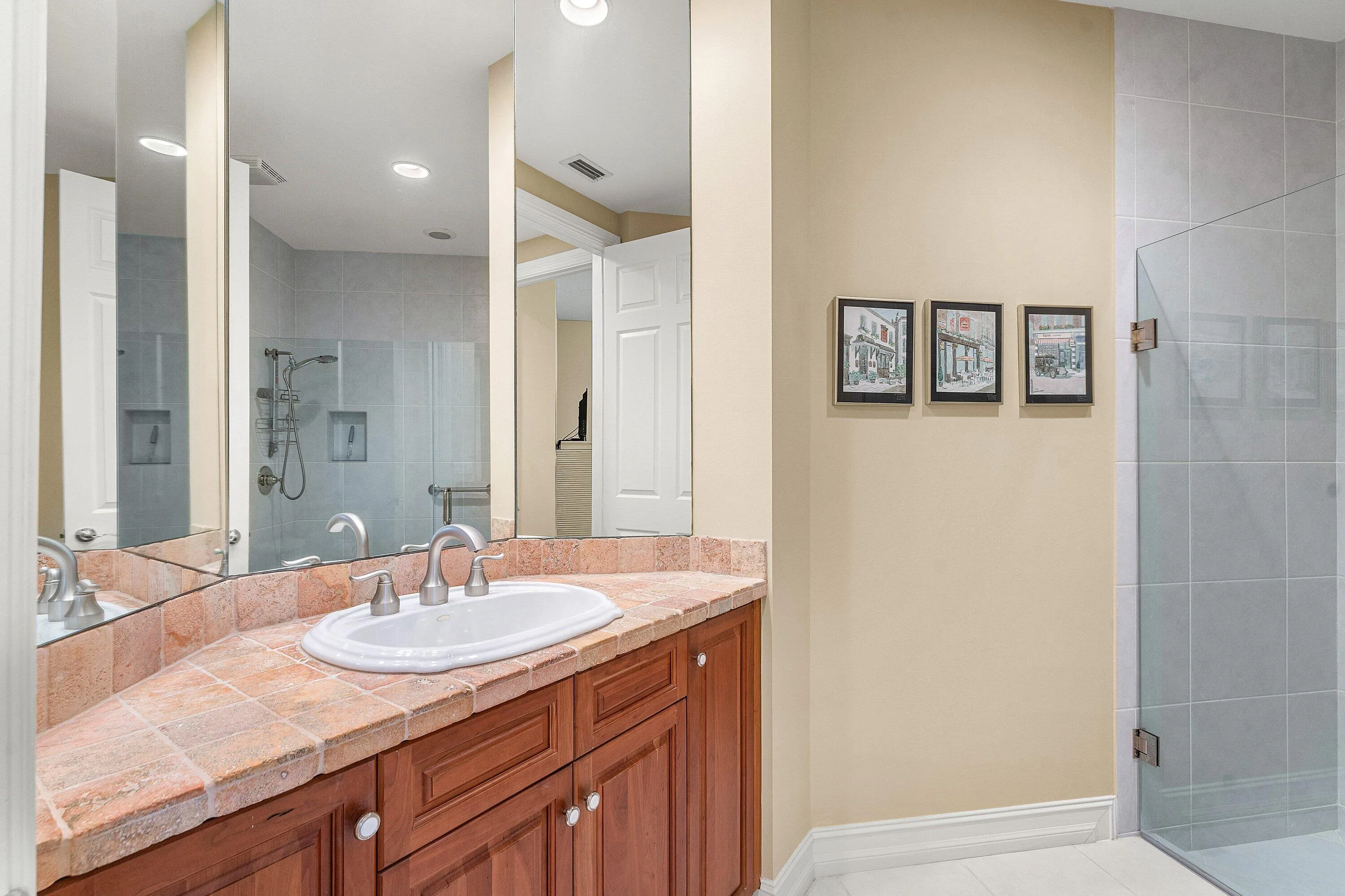 Guest Bath/PR