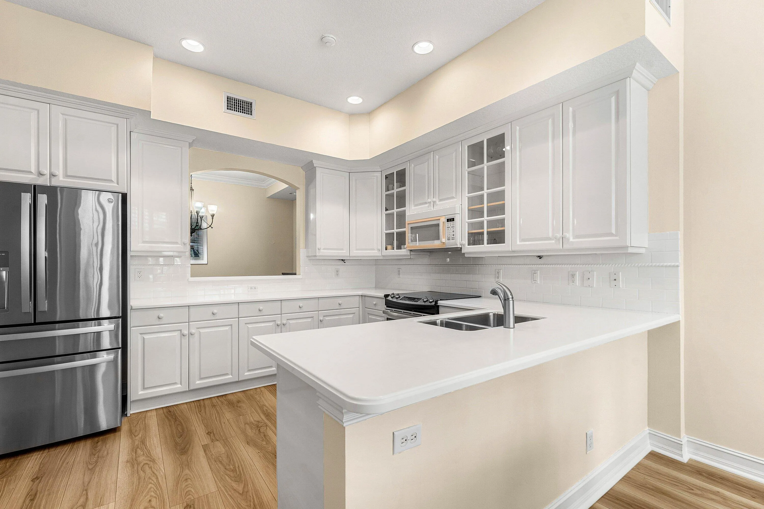 Eat-in Kitchen