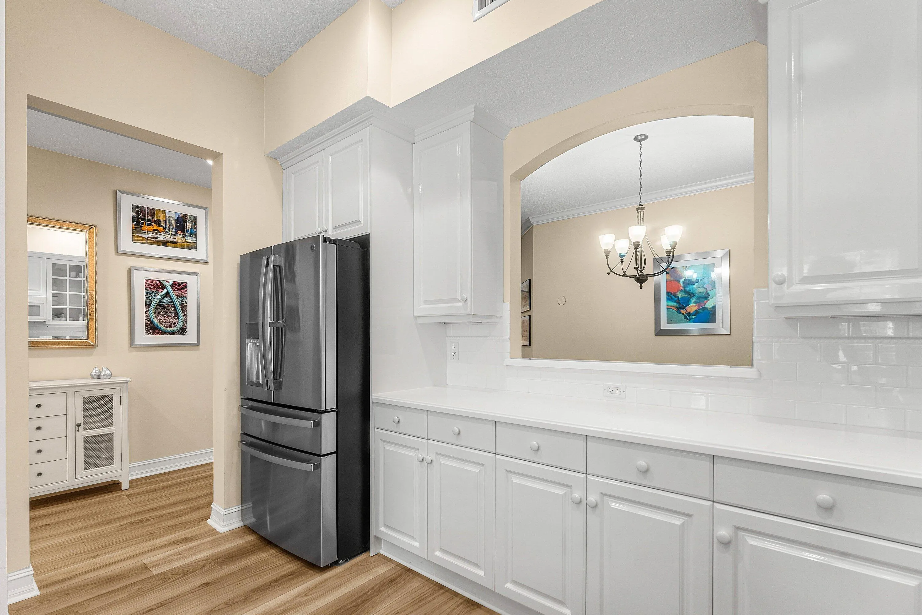 Eat-in Kitchen