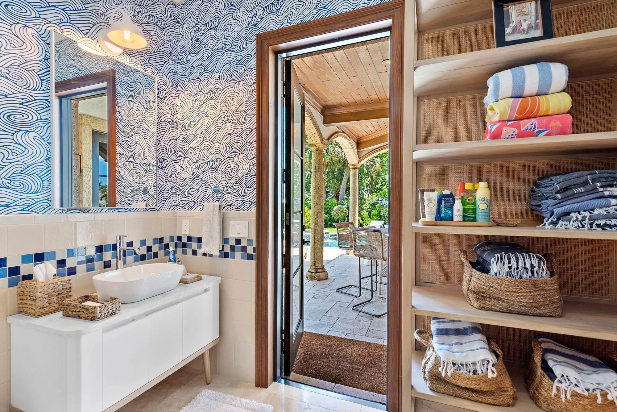 cabana bath to pool