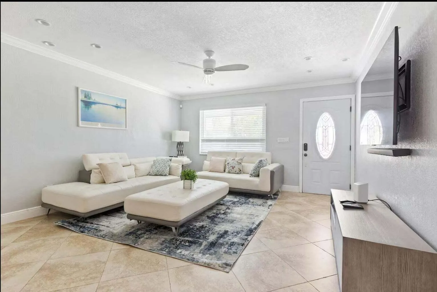 337 Balsam St (Living Rm2)
