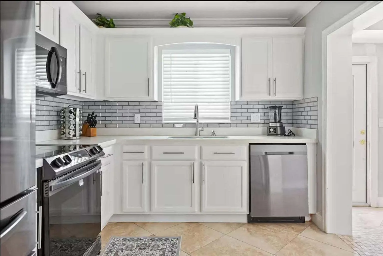 337 Balsam St (Kitchen2)