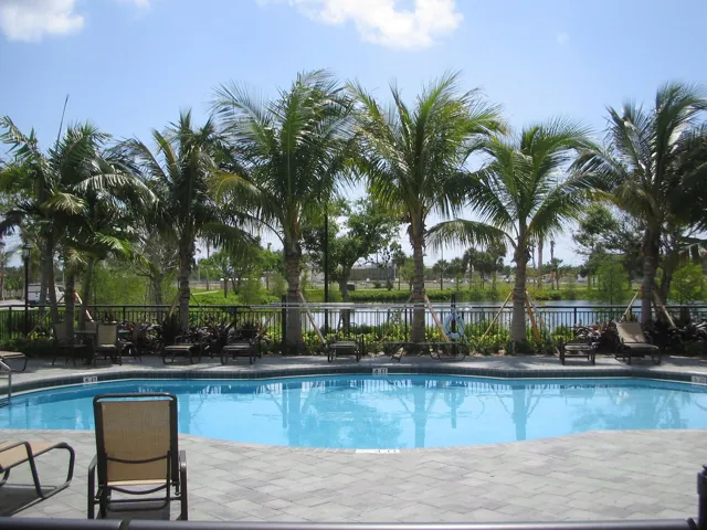 Clubhouse Pool & Sundeck