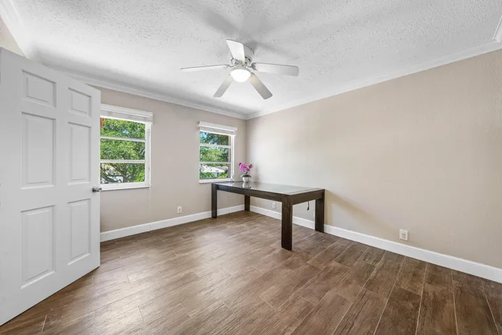 1560 SW 17th Street (28)