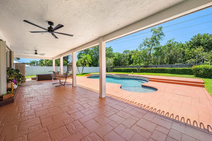 1560 SW 17th Street (43)