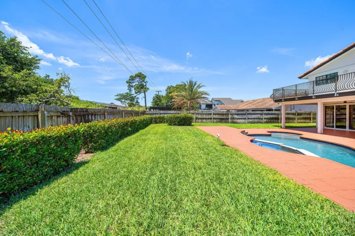 1560 SW 17th Street (49)