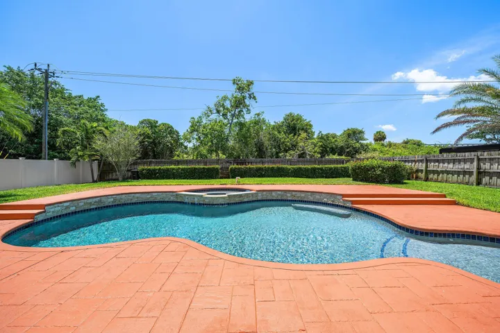 1560 SW 17th Street (44)