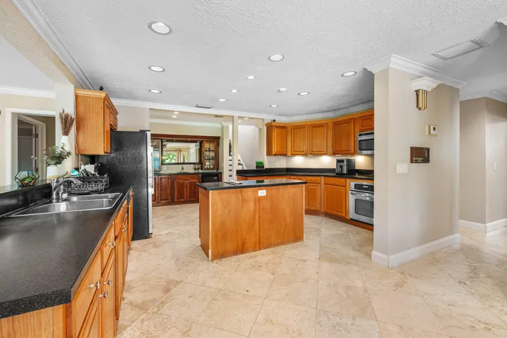 1560 SW 17th Street (12)