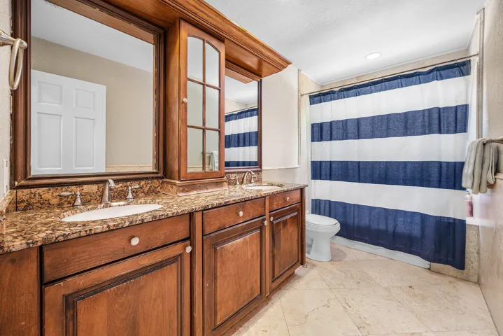 1560 SW 17th Street (33)