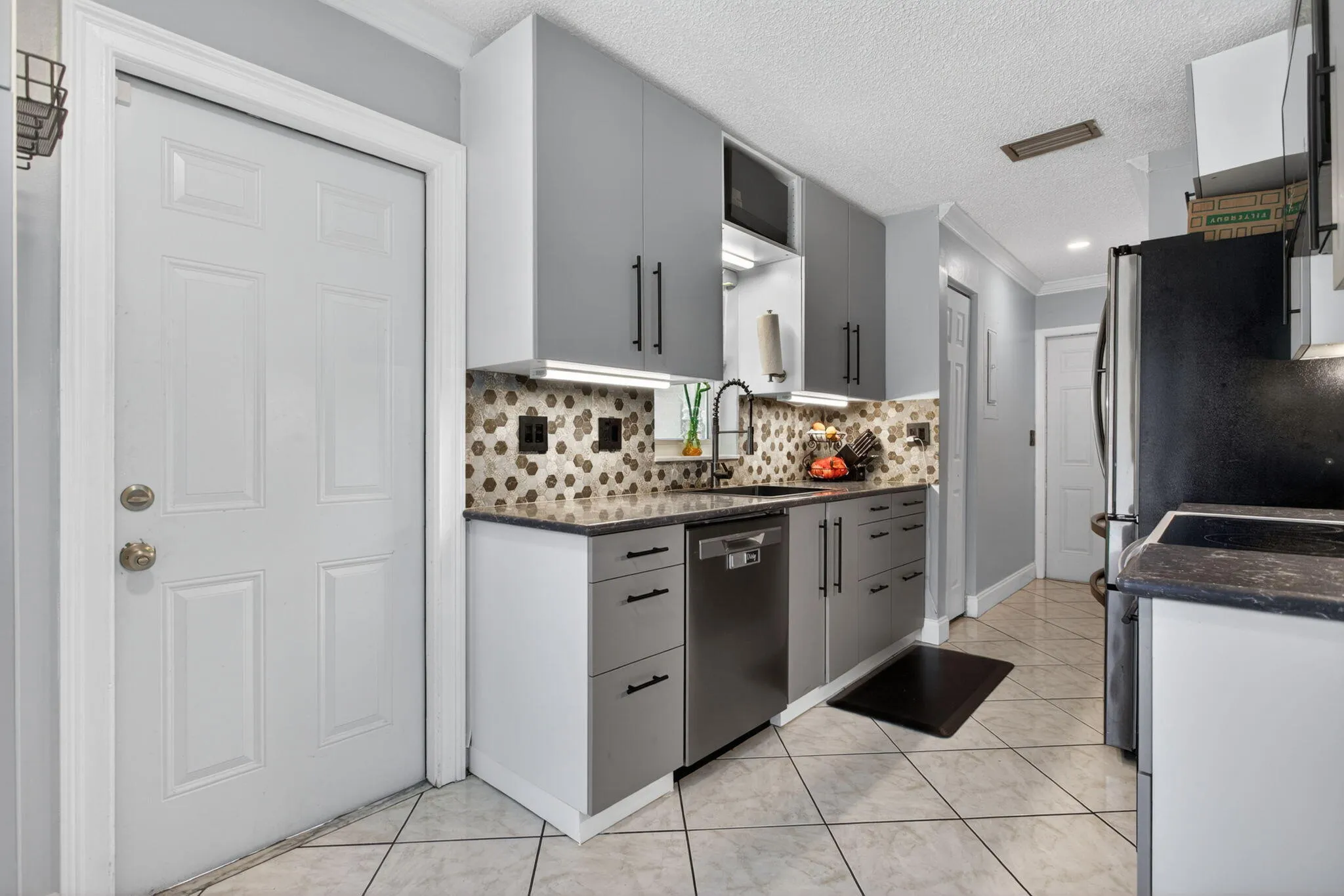 NEW KITCHEN 2025