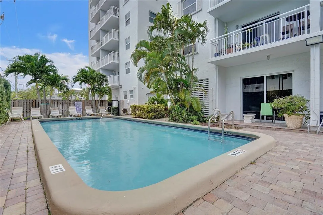 Community Pool of Leisure Sands