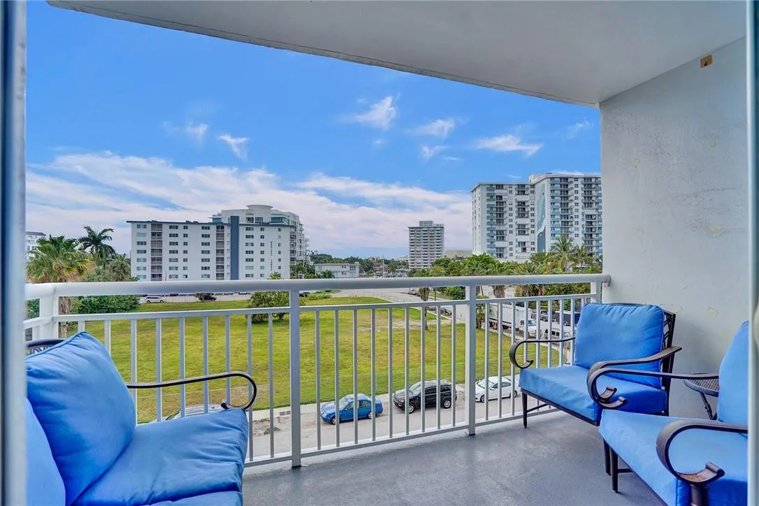 Large Balcony to enjoy the Ocean Air and Sunsets .