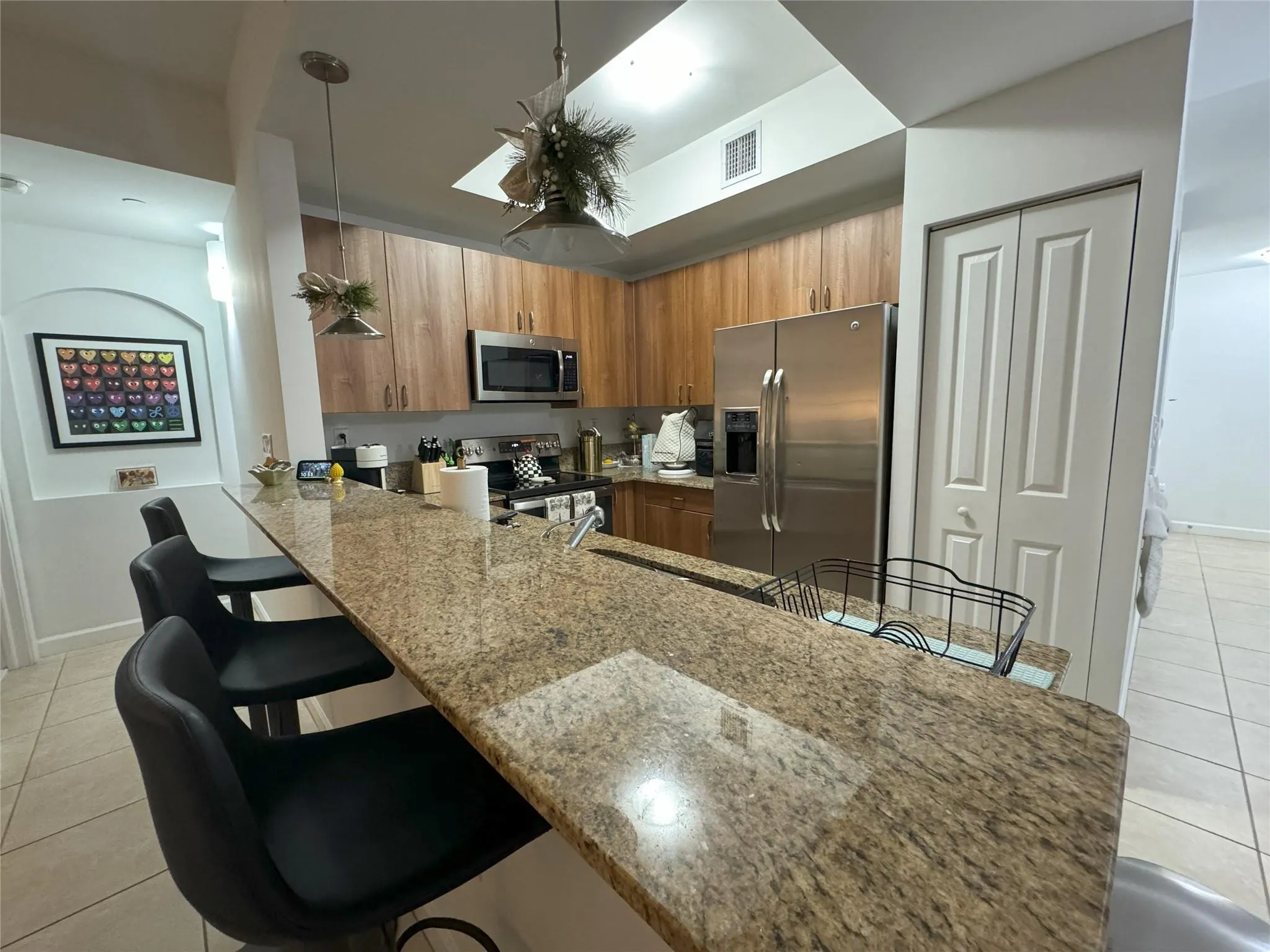 EAT-IN KITCHEN