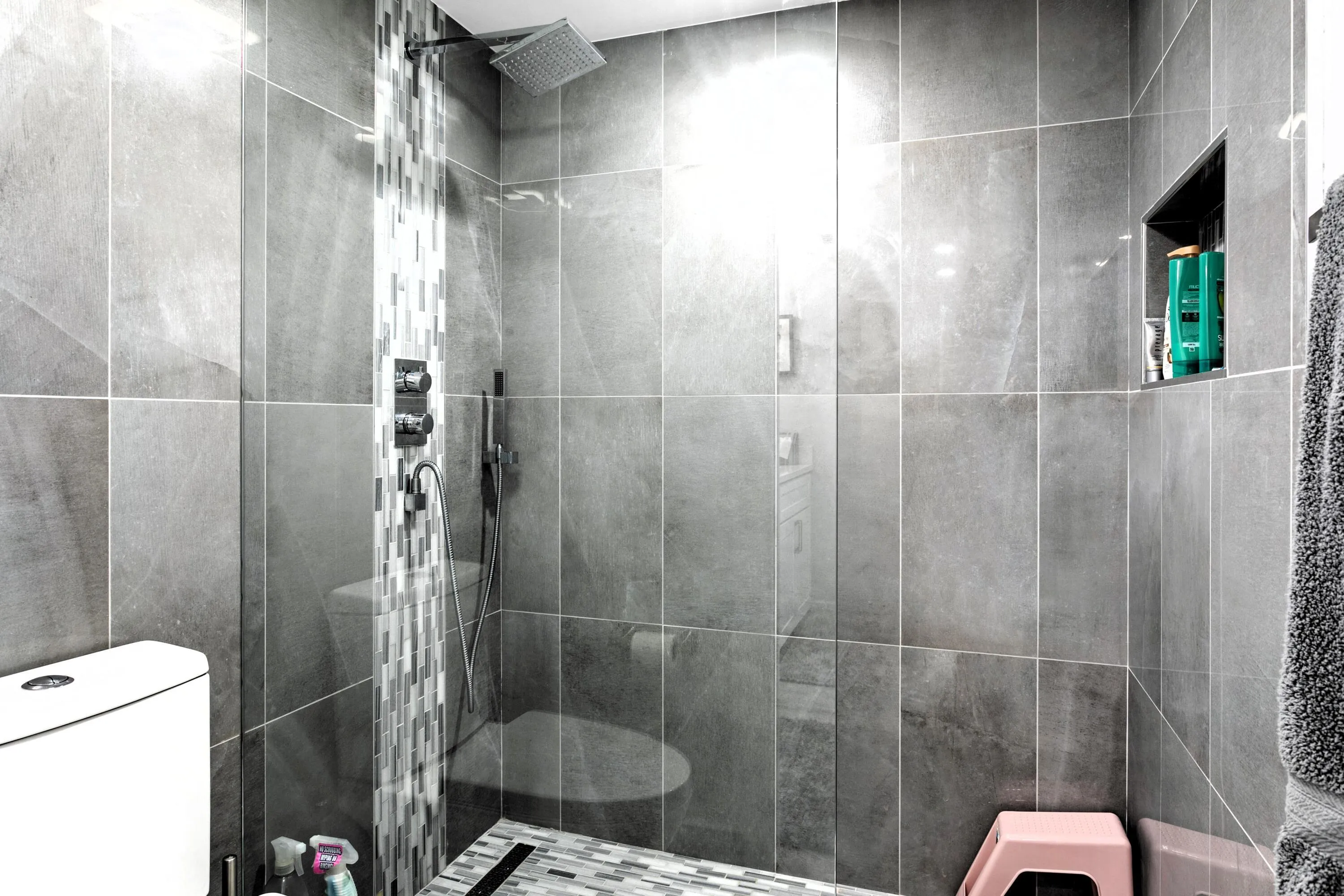 Lincoln_1803_26GUEST BATH