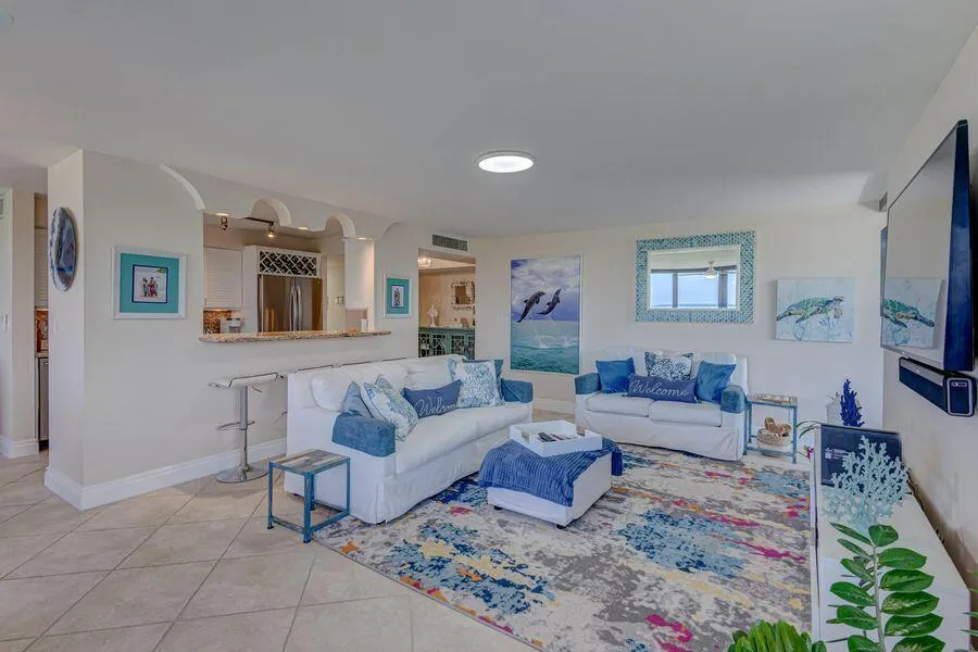 LIVINGROOM