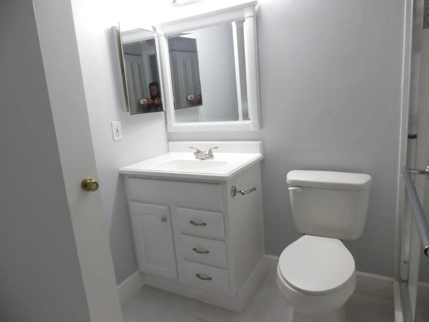 BATHROOM 2