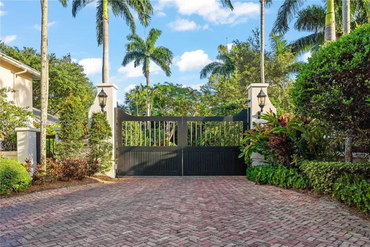 Gate