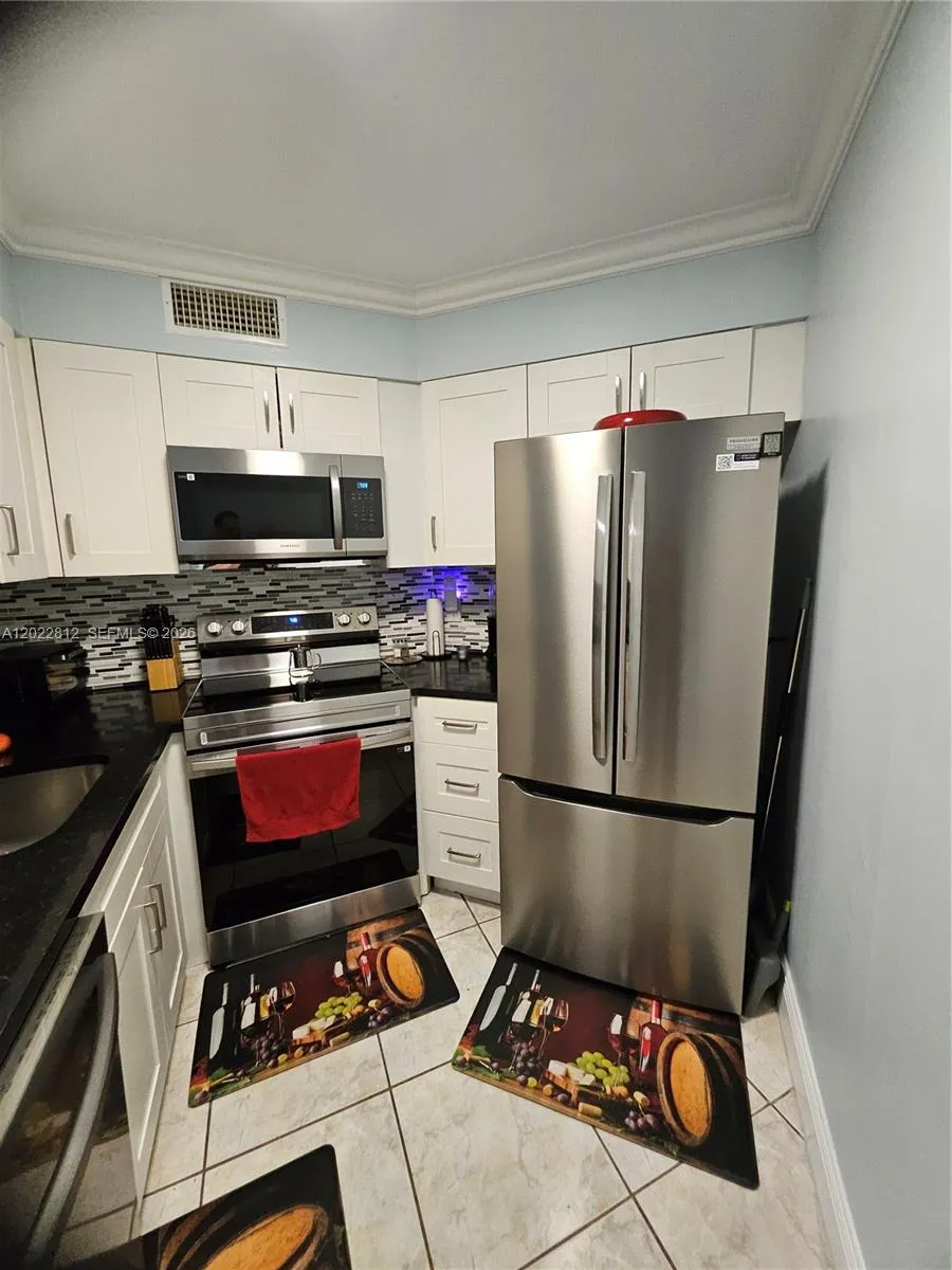 Upgraded cabinets and Granite Countertops. All Stainless-Steel top grade appliances