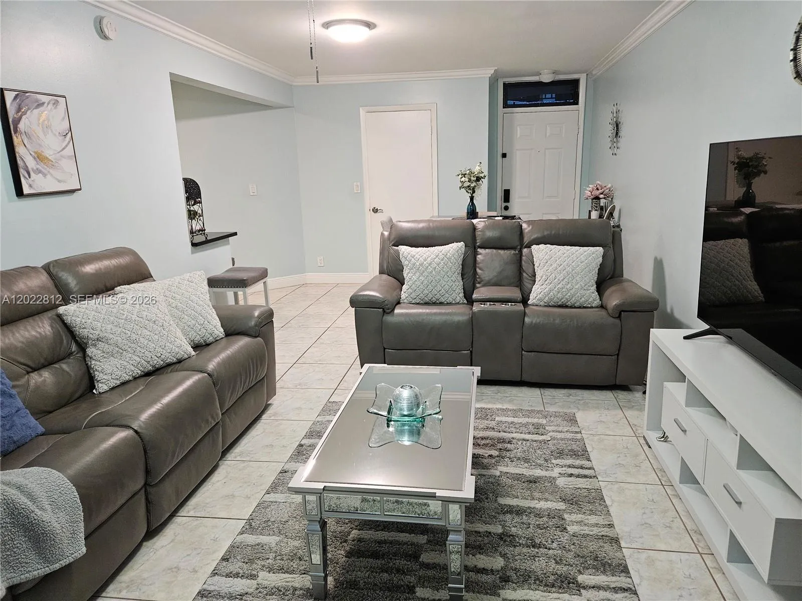 Living Room Comes Furnished or Unfurnished