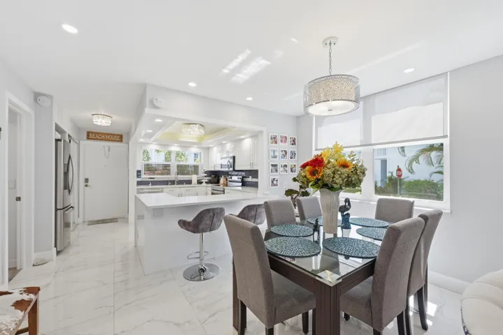 10_dining area