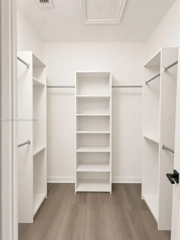 Walk in closet