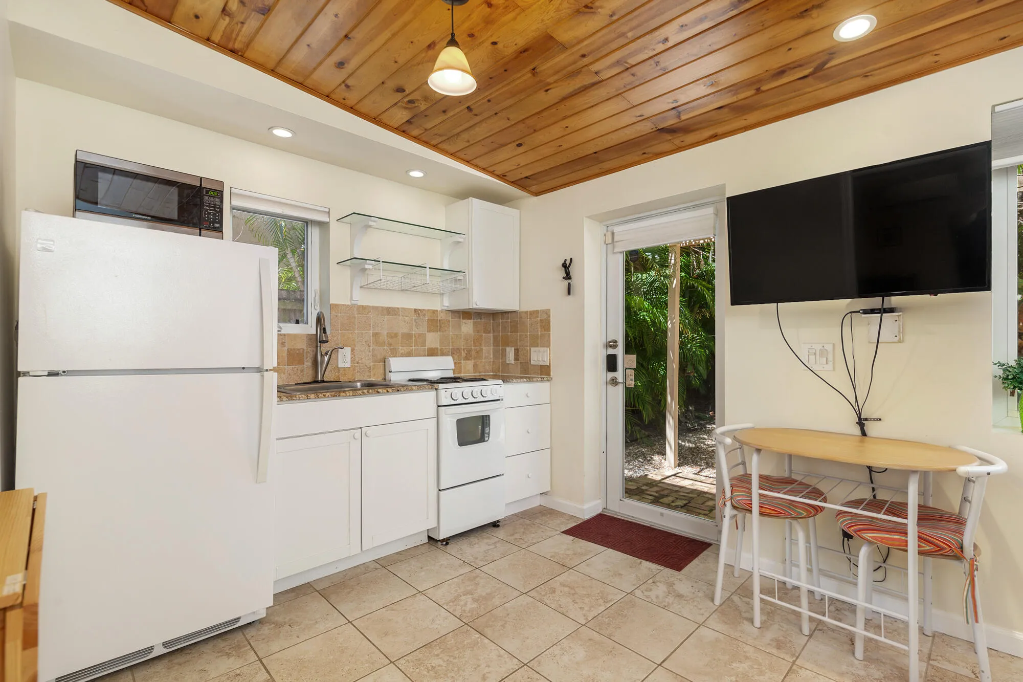 Guest Cottage Kitchen