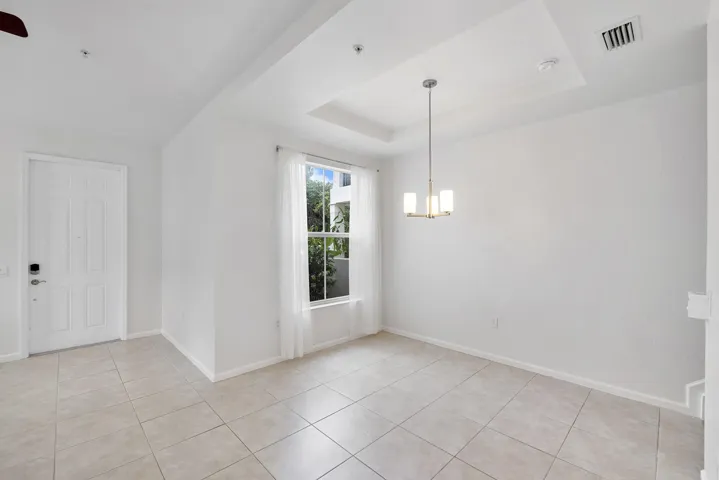 Dining room / Facing front door