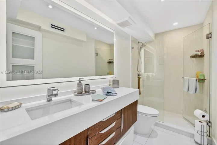 Guest Full Bath
