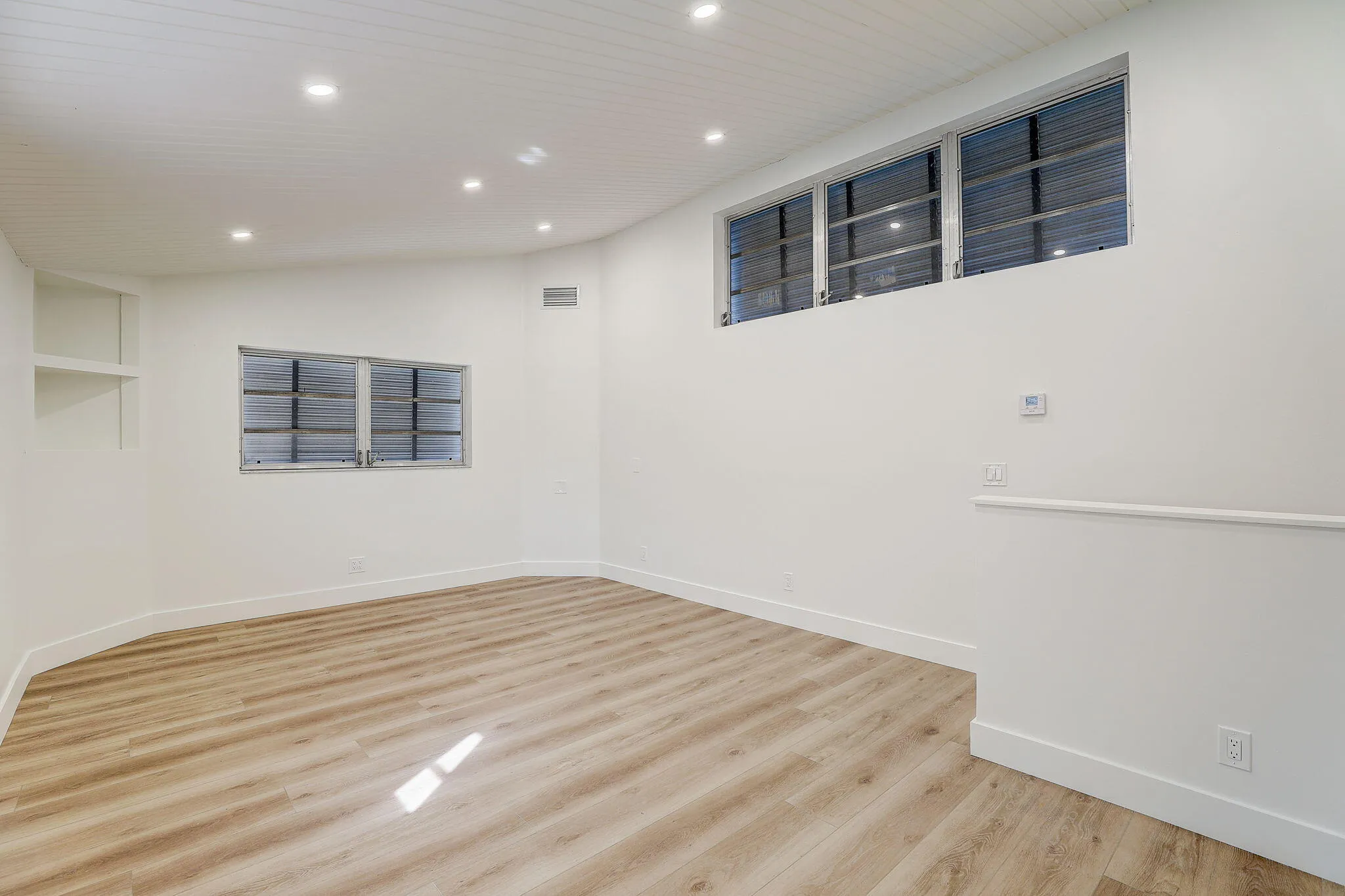 N 45th Ave-007