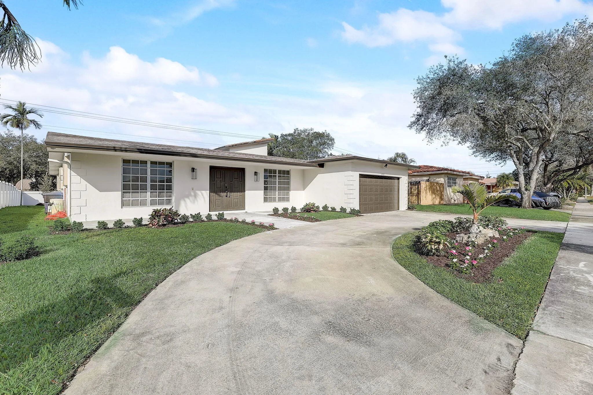 N 45th Ave-001