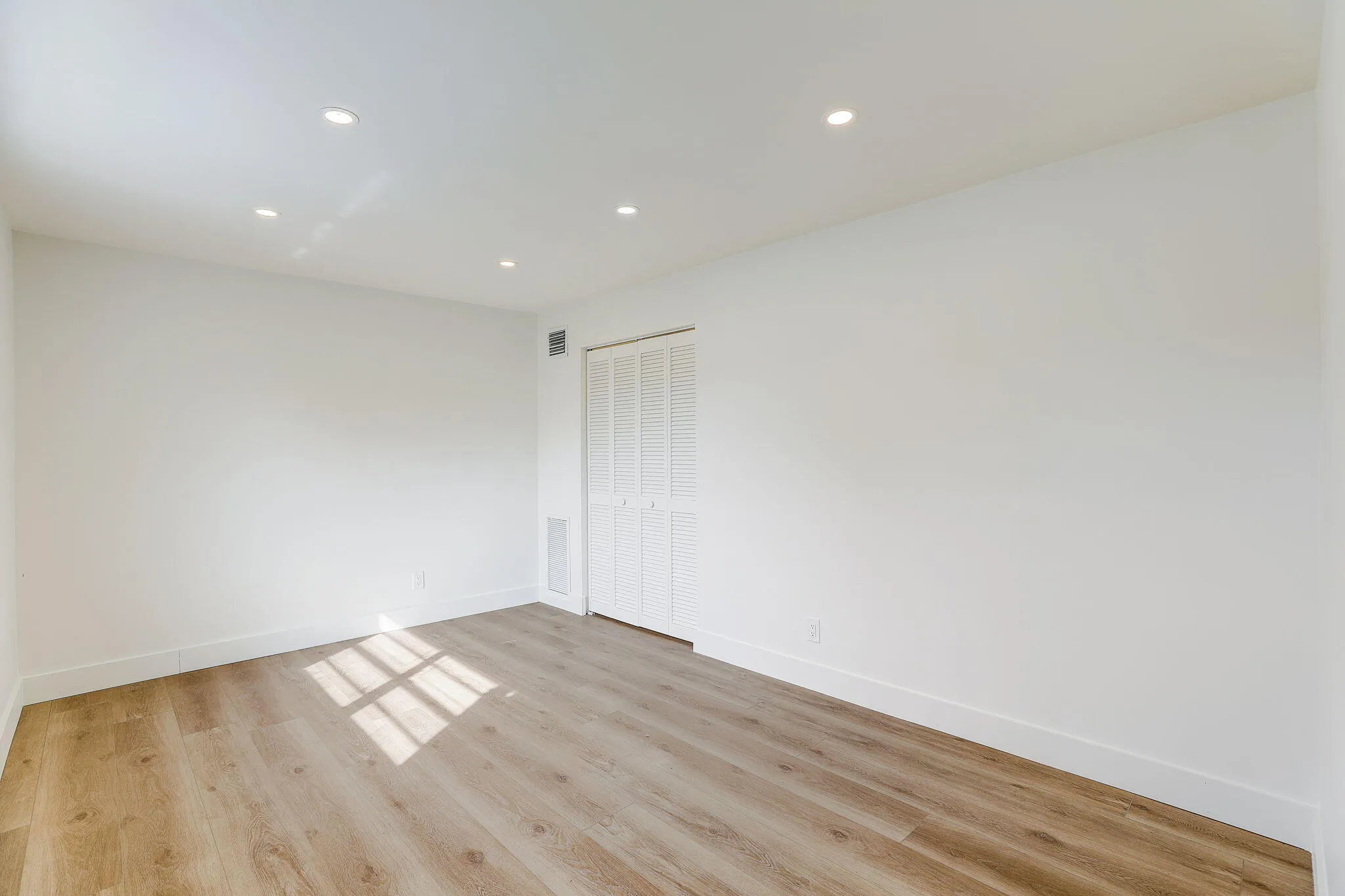 N 45th Ave-031