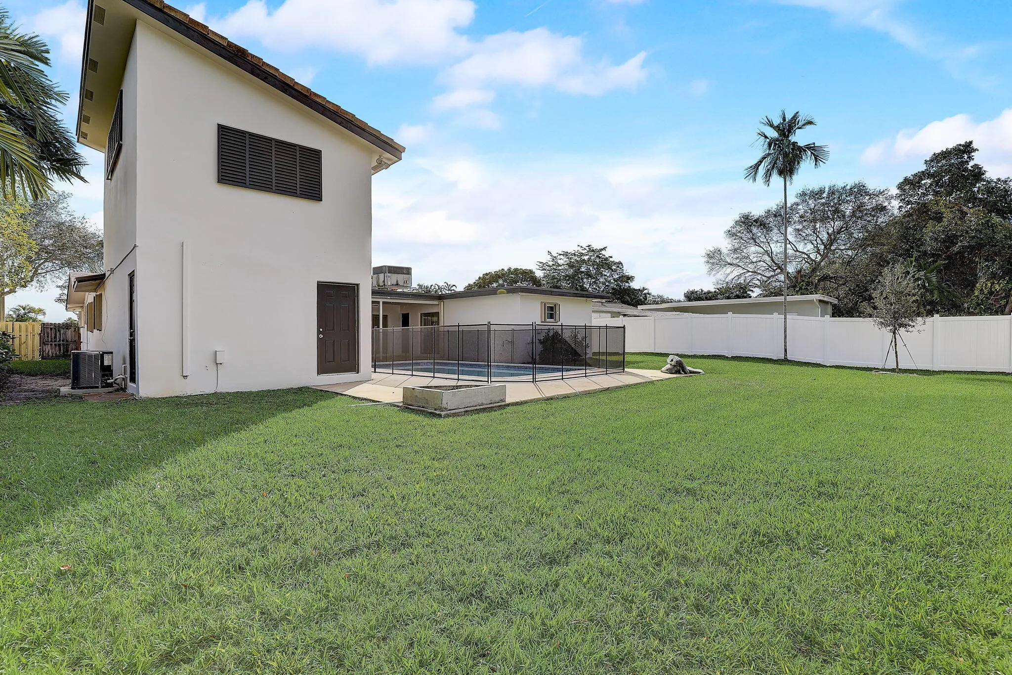N 45th Ave-036
