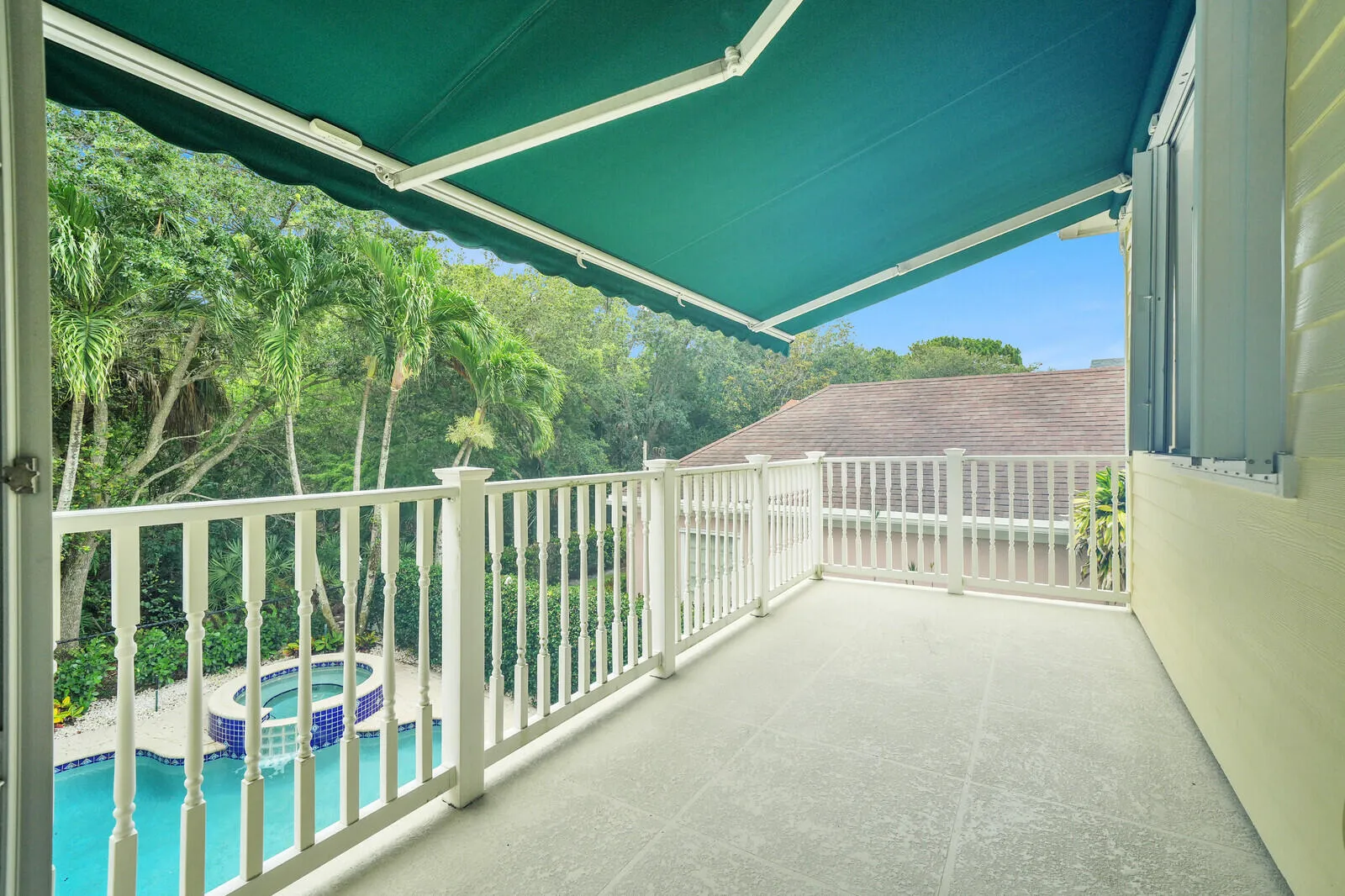 upstairs patio 221