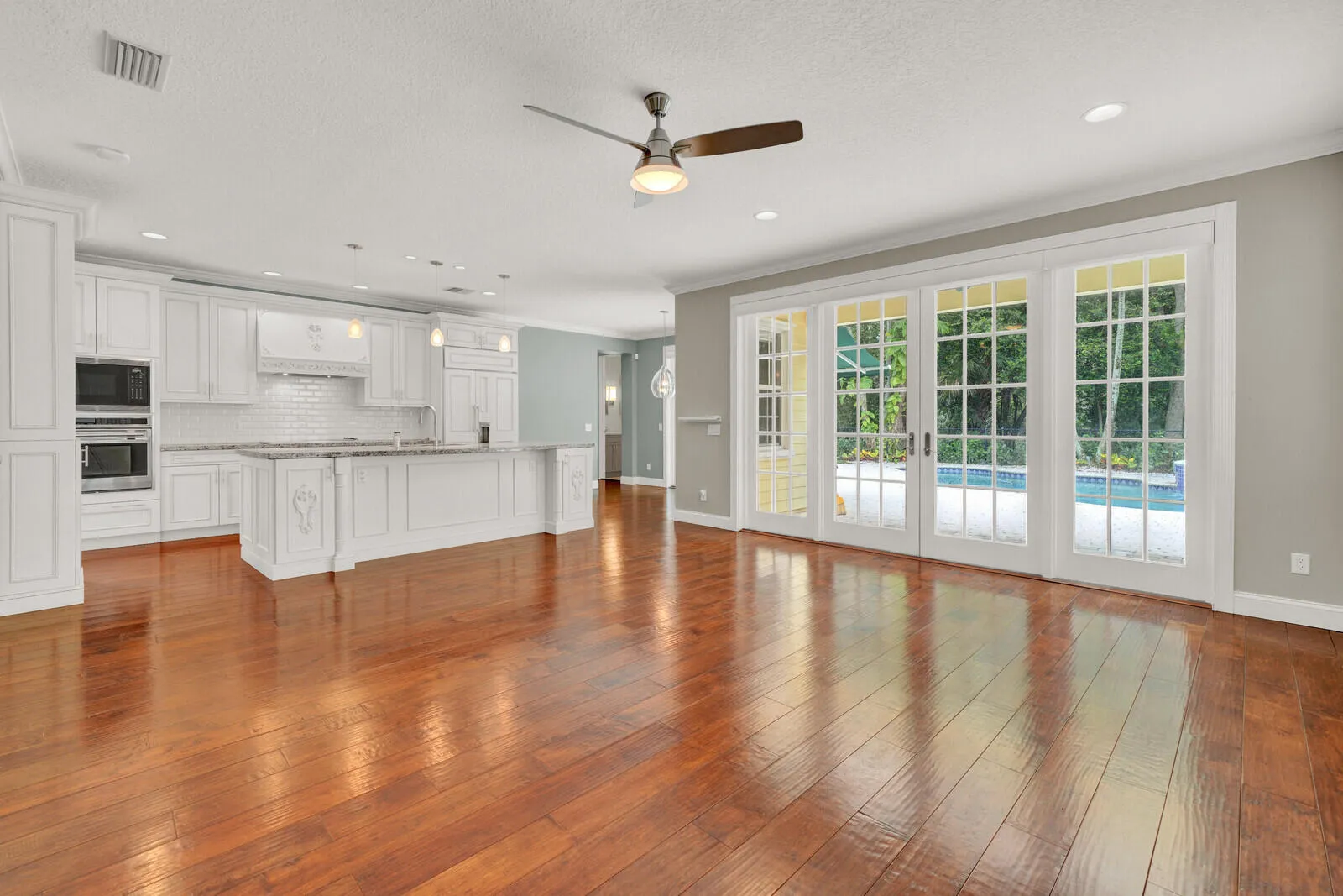family to kitchen 221