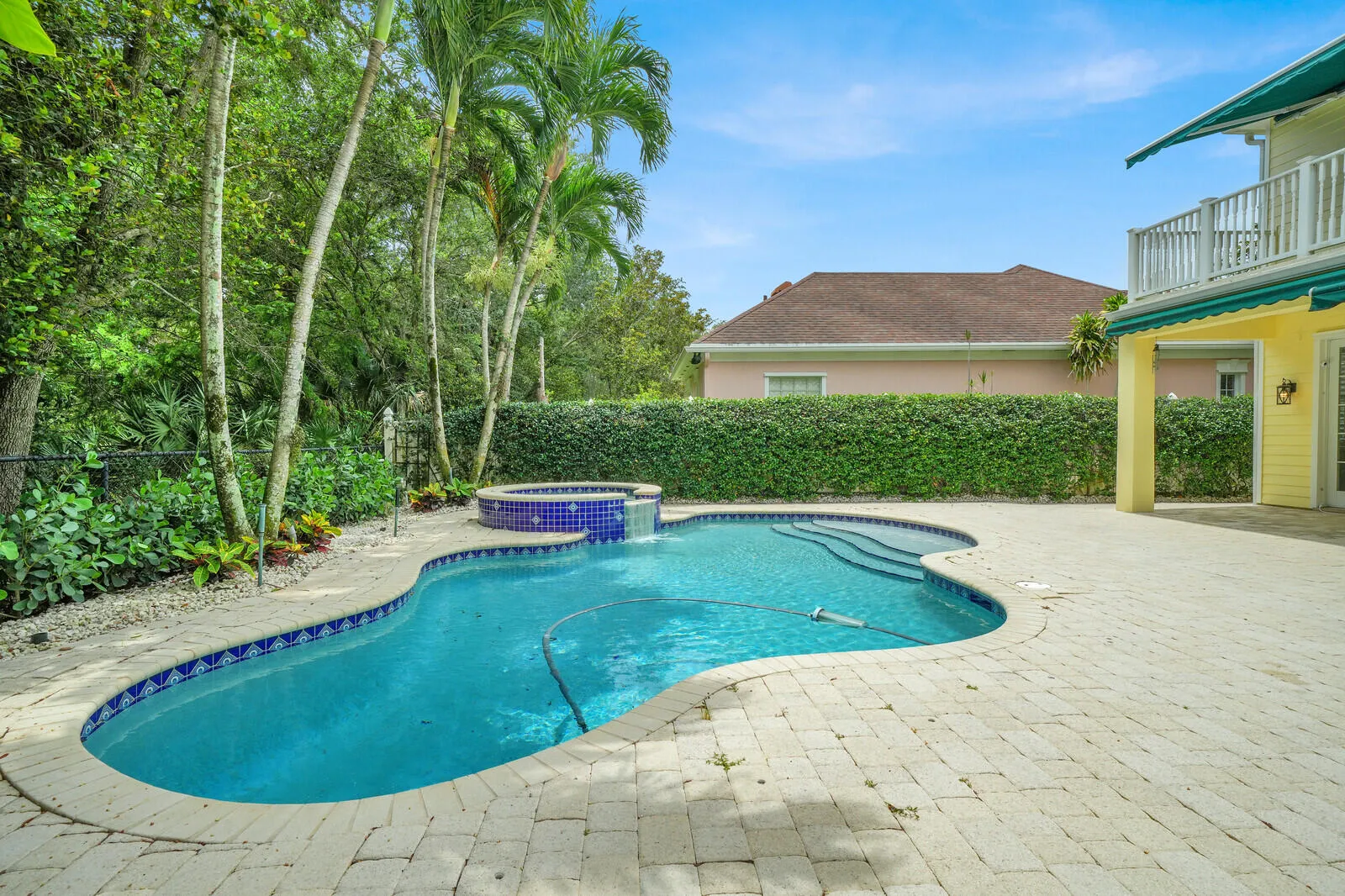 pool to west 221