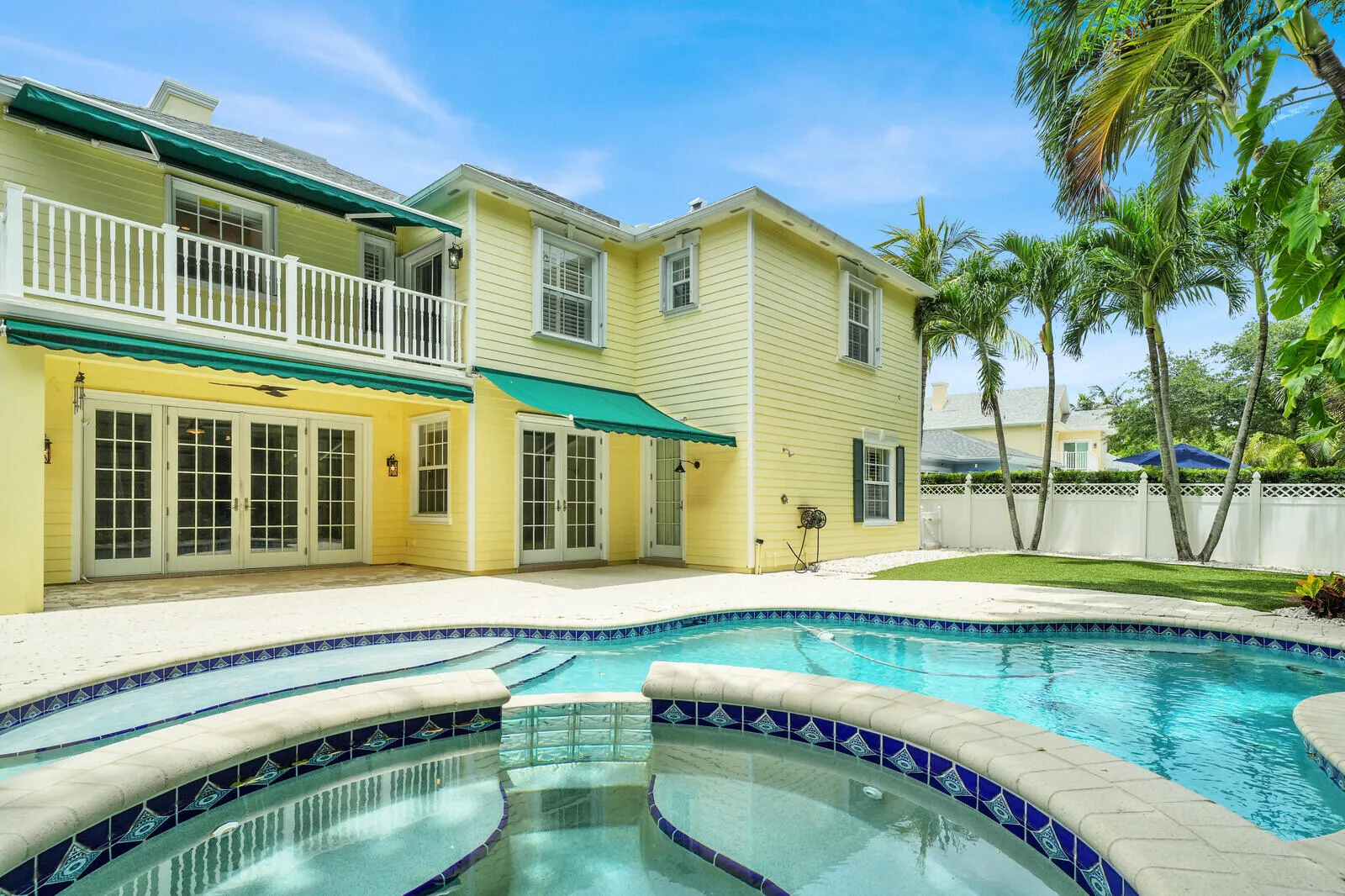 pool to house east 221