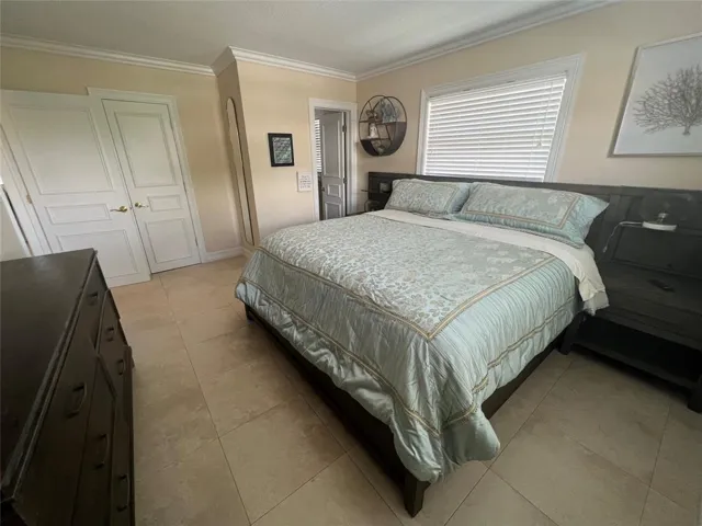 King sized adjustable bed